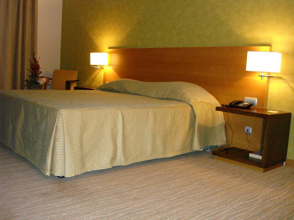 Hotel Lusitania Congress & Spa Guarda Værelse billede